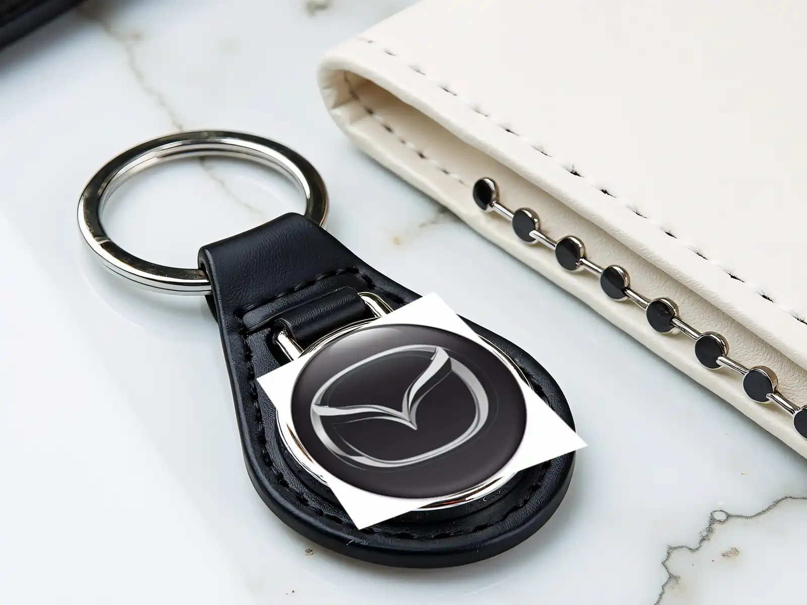 Mazda Funda Llave Cuero Premium Personal Acabado